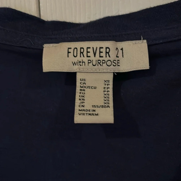 Forever 21 Euth Purpose Navy cotton VNeck tee Sz XS - Picture 5 of 12